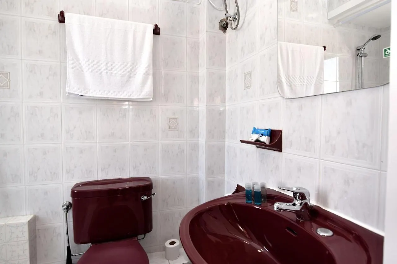 2 Bedroom, Bright & Central Top Floor Apartment - 5 Msida