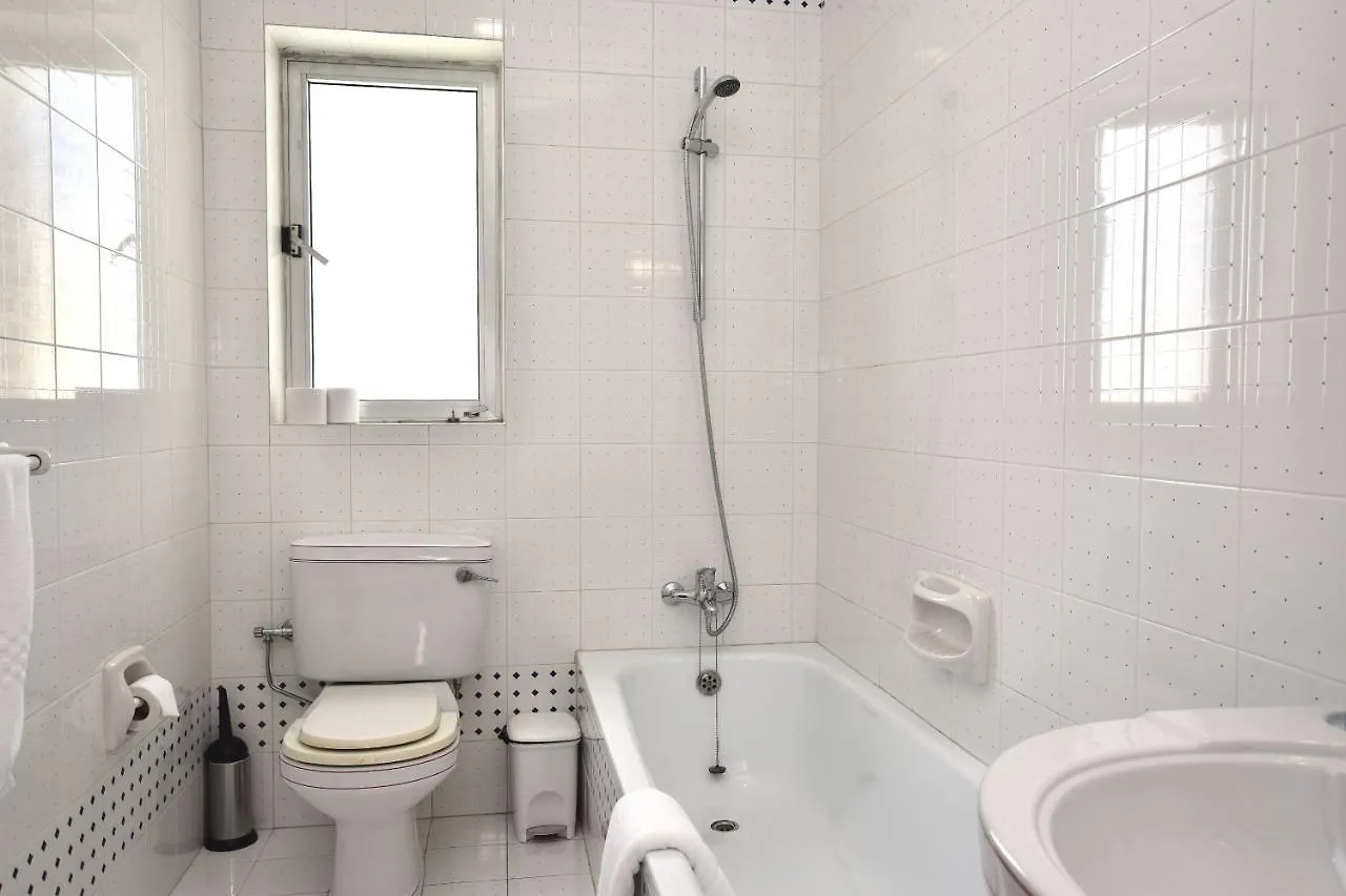 2 Bedroom, Bright & Central Top Floor Apartment - 5 Msida