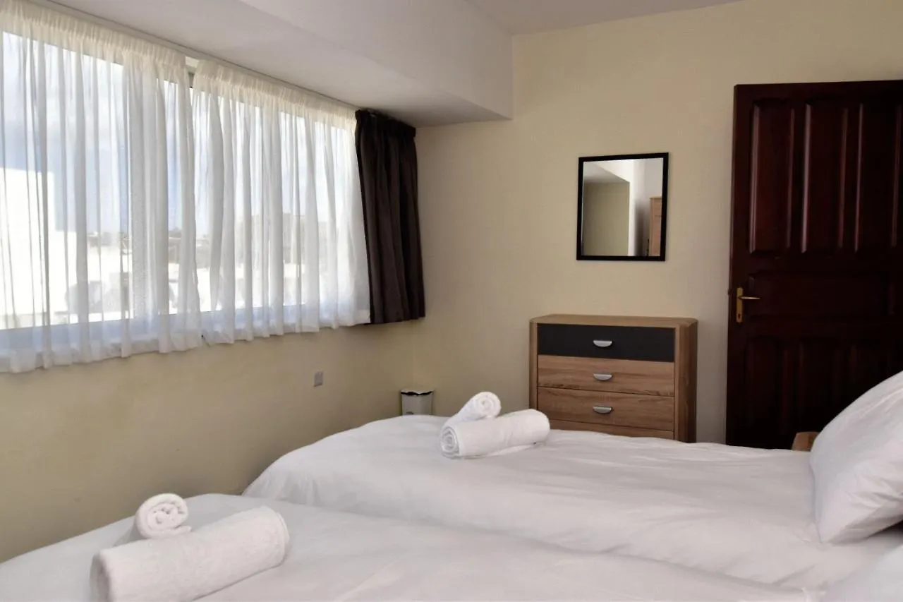 2 Bedroom, Bright & Central Top Floor Apartment - 5 Msida 0*,