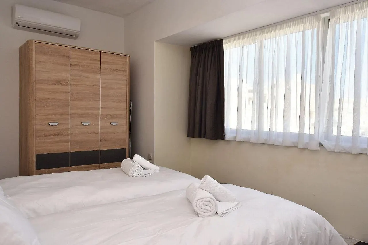 2 Bedroom, Bright & Central Top Floor Apartment - 5 Msida